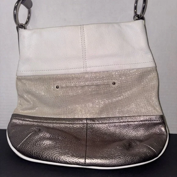 B MAKOWSKY METALLIC SILVER SOFT LEATHER HOBO STYLE HANDBAG - A8 - Picture 4 of 11